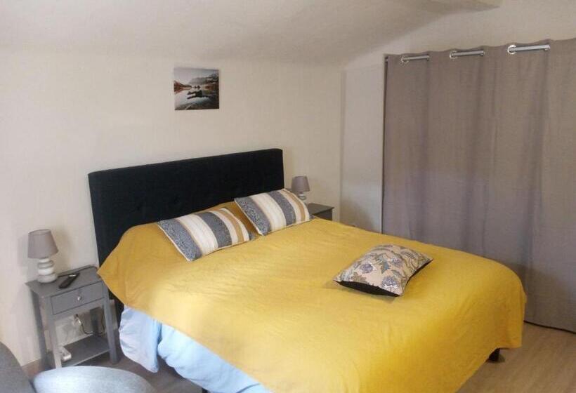 مبيت وإفطار Chambres D Hôtes L Amphitryon 5 Chambres