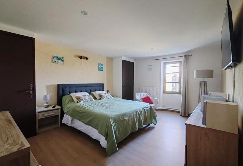 مبيت وإفطار Chambres D Hôtes L Amphitryon 5 Chambres