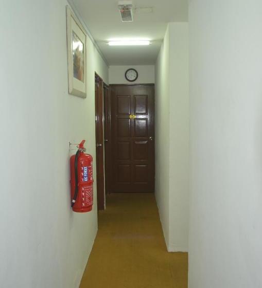 D Bj Motel