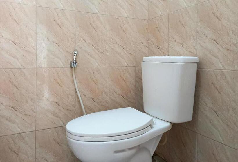 هتل Aroel Homestay Mitra Reddoorz