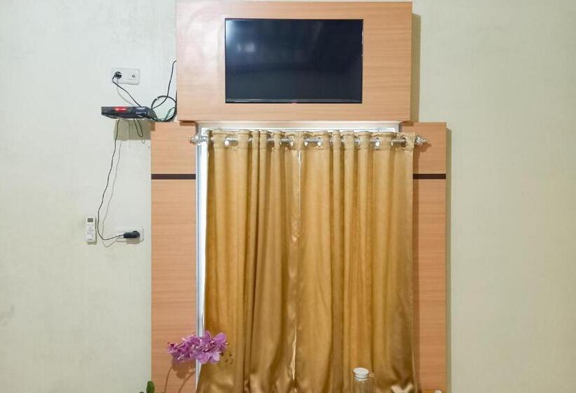 هتل Aroel Homestay Mitra Reddoorz