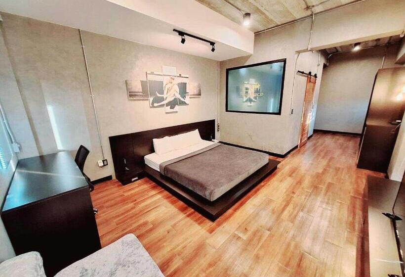هتل Capital O 75512 Loft Residence  Suphanburi