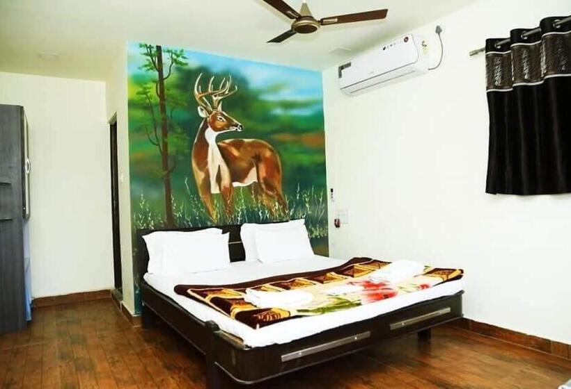 בית מלון כפרי The Lake View Tadoba