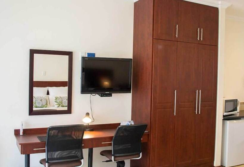 تختخواب و صبحانه Amohela Guesthouse