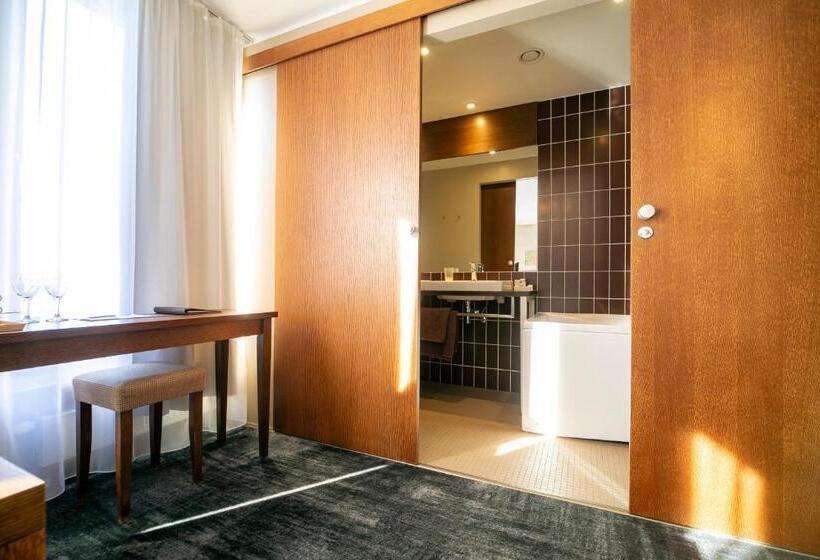 هتل Johan Spa