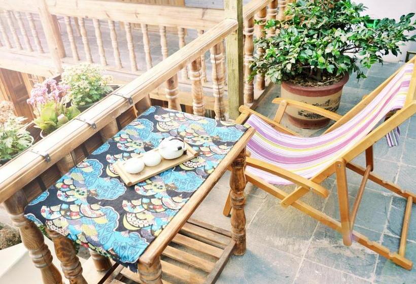 호텔 Tourist Courtyard