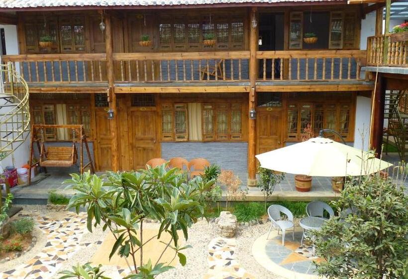 호텔 Tourist Courtyard