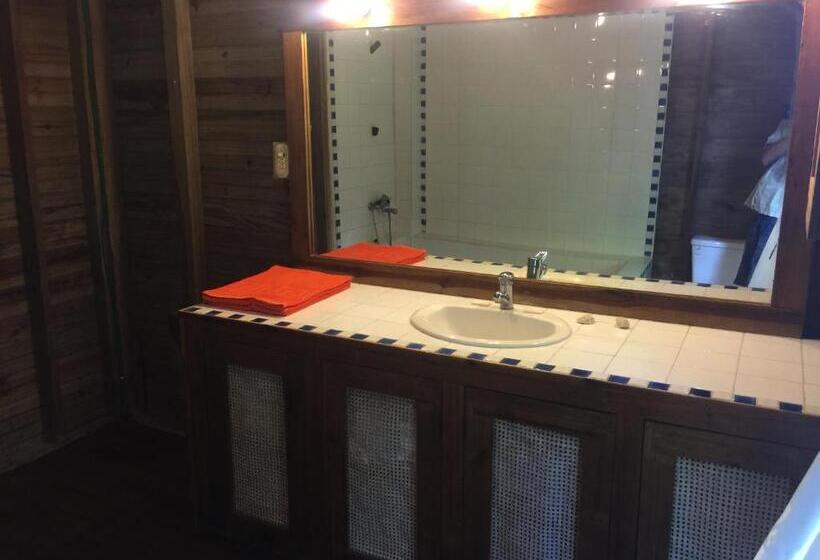 Roatan Bed & Breakfast Apartments