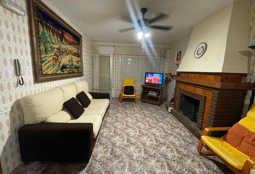 تختخواب و صبحانه Chalet Solmar