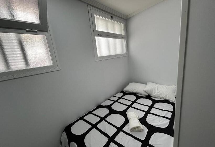 تختخواب و صبحانه Habitaciónes Doble Con Baño Privado En El Centro De Madrid