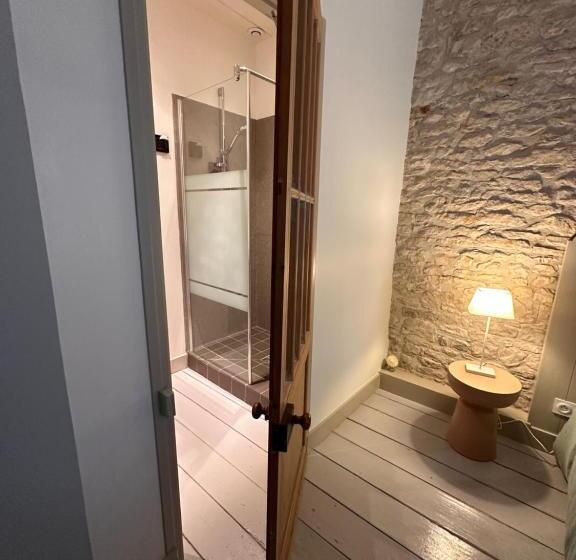 تختخواب و صبحانه La Suite En Ré