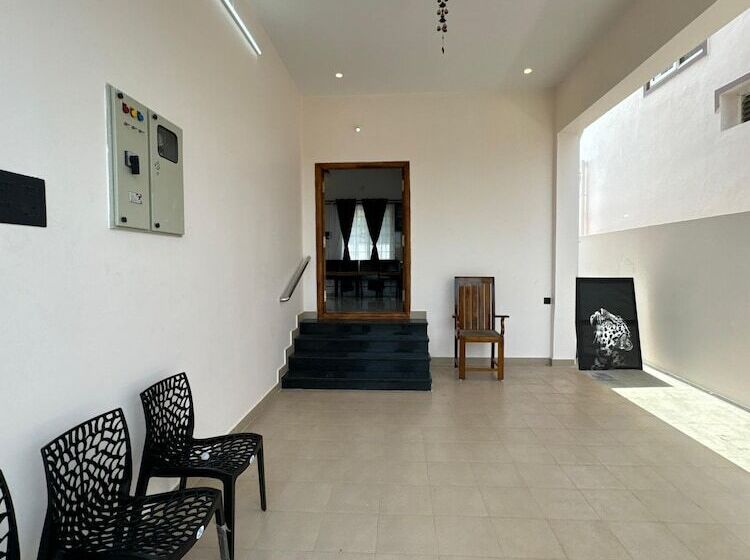 هتل Lavish Homestay