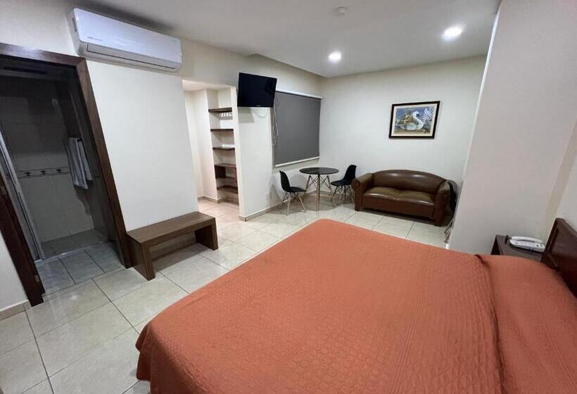 فندق Fiesta Alteña