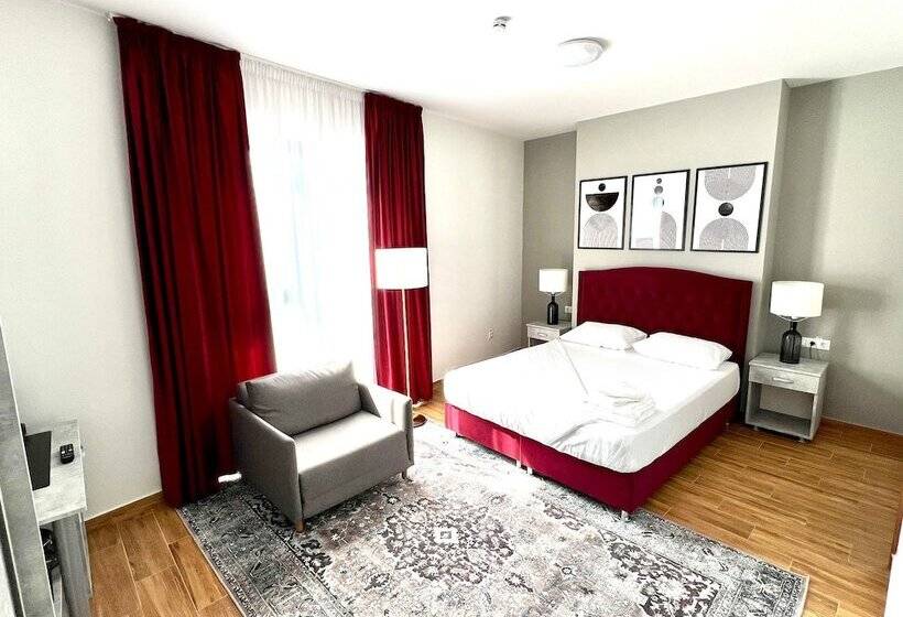 هتل Fantazia Oradea   Self Check In & Out