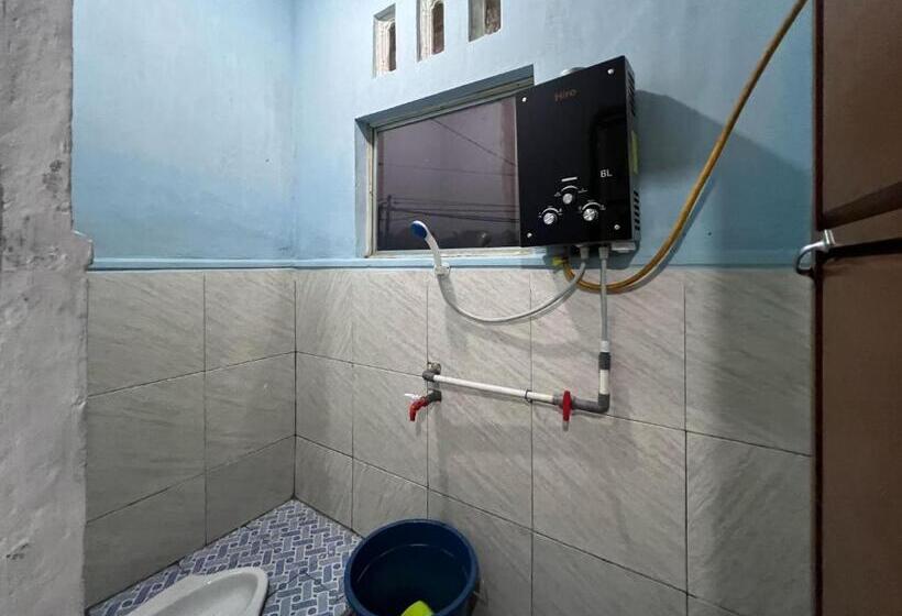 فندق Reddoorz Syariah At Jalan Dieng 4