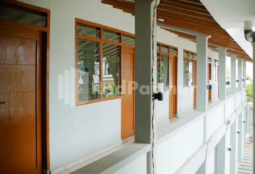 هتل Saijaan Guesthouse Unej Redpartner