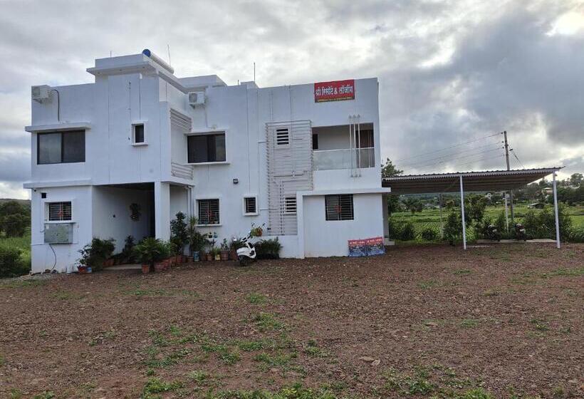 호텔 Shri Resort & Lodging