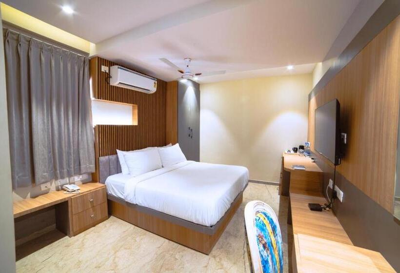 Oviya Hotels
