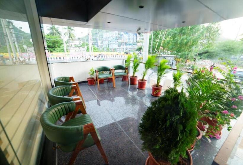 Oviya Hotels