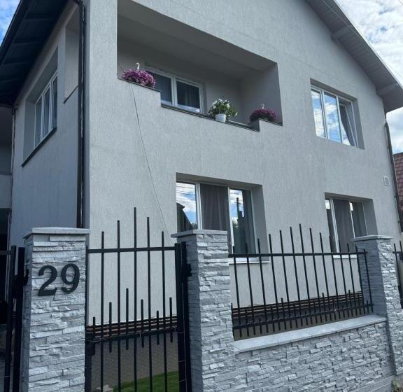 پانسیون Apartament S Moise