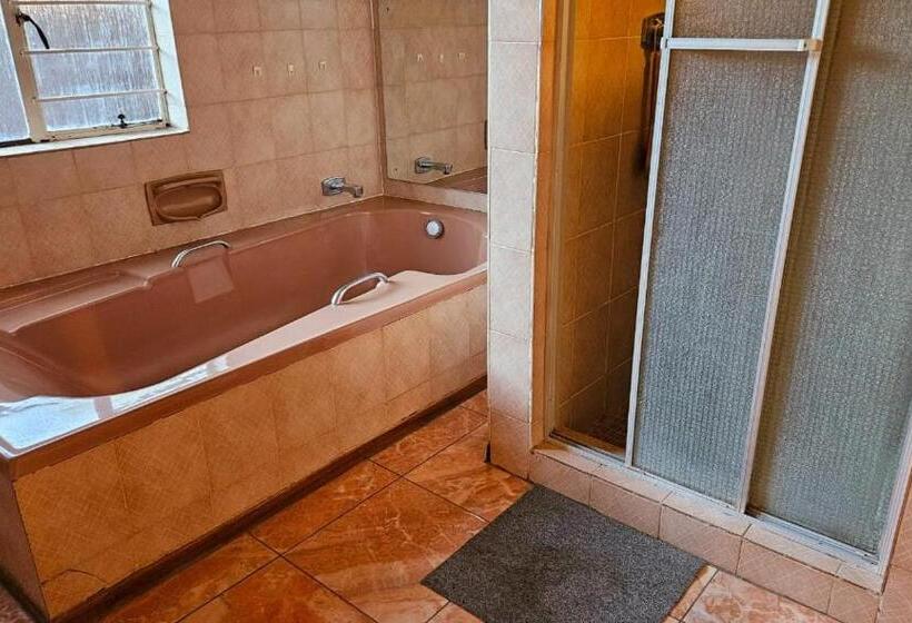 ペンション Happy Stay Guest House Mafikeng