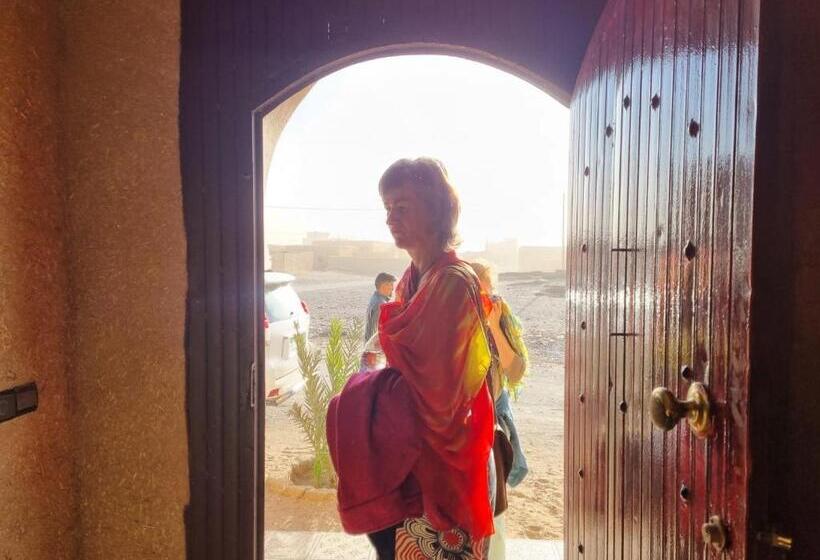 پانسیون Sahara House