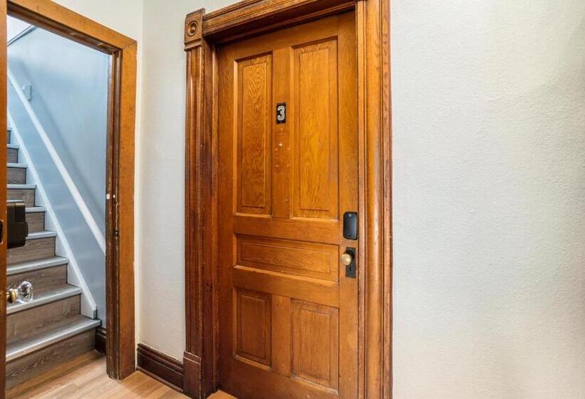 The Grand Inn Apartment Hotel 200