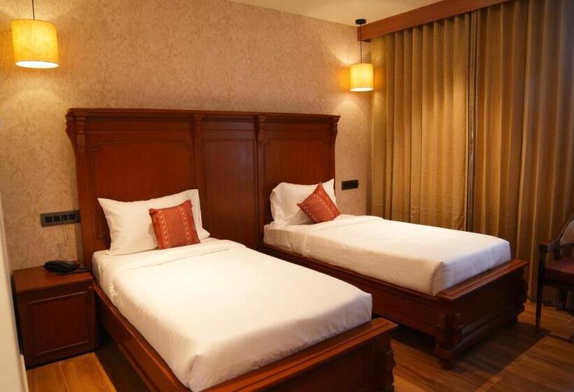 בית מלון כפרי Capital Luxury Suites