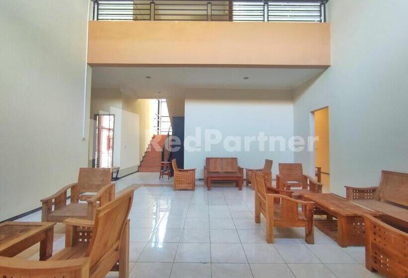 هتل Mutiara Residence Near Simpang Lima Mitra Reddoorz