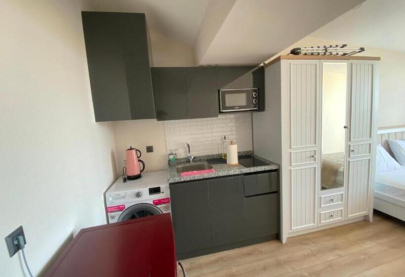 هتل Royal Homes 702