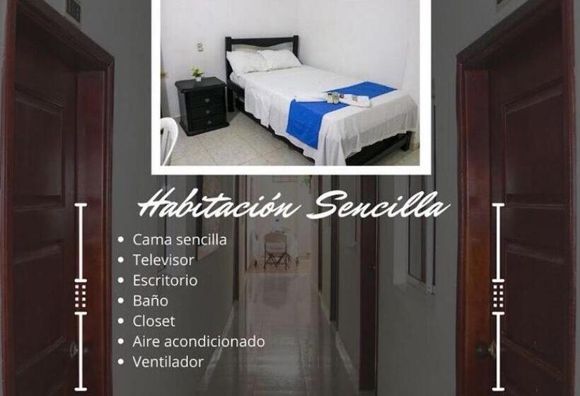 פנסיון Hostal Casa De La Abuela
