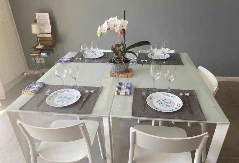 تختخواب و صبحانه Chez Odette Cypres De Provence