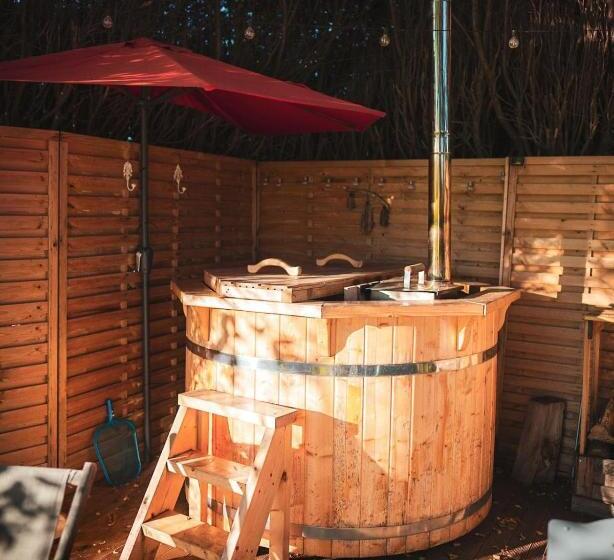 צימר L Enclave Insolite   Cabanes Avec Piscine Et Bains Nordiques