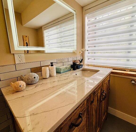 مبيت وإفطار Oceanside Manor   Fancy Room   Golf Course & Beach View