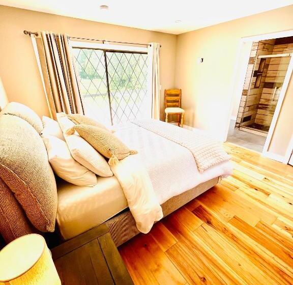 مبيت وإفطار Oceanside Manor   Fancy Room   Golf Course & Beach View