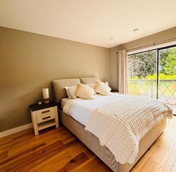 مبيت وإفطار Oceanside Manor   Fancy Room   Golf Course & Beach View