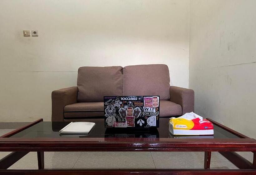 فندق Oyo 94060 Kos Rian