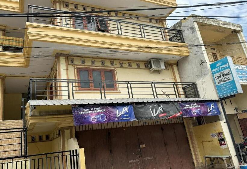 فندق Oyo 94060 Kos Rian