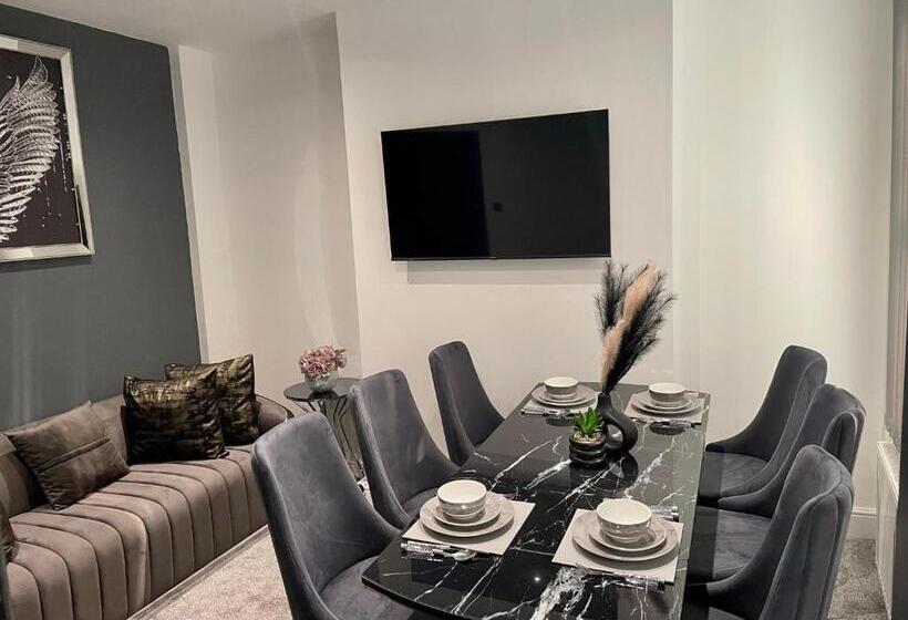 펜션 Town Centre En Suite Room 1