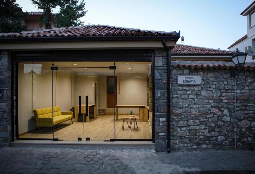 پانسیون Villa Zoi A Stay To Remember I Guesthouse Inside Elbasan Castle