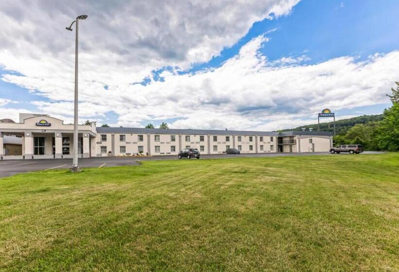 호텔 Days Inn I81 King Bed