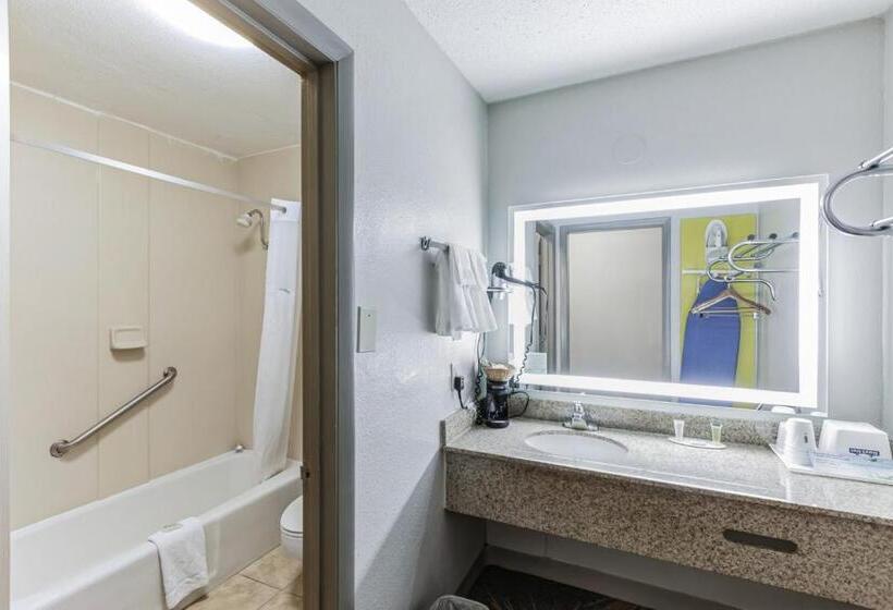 호텔 Days Inn I81 King Bed