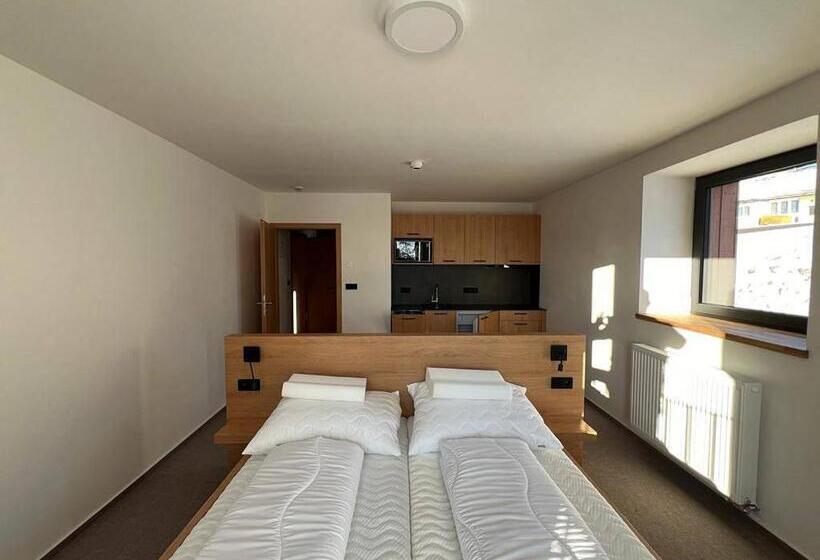 بنسيون Apartmány šestka