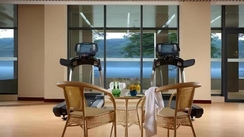 渡假胜地  New Century Hotel Zaozhuang Fengming