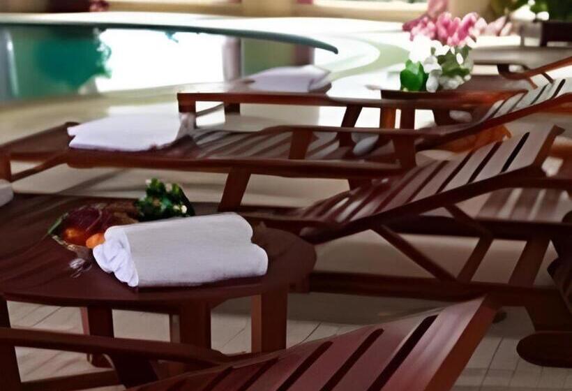 渡假胜地  New Century Hotel Zaozhuang Fengming