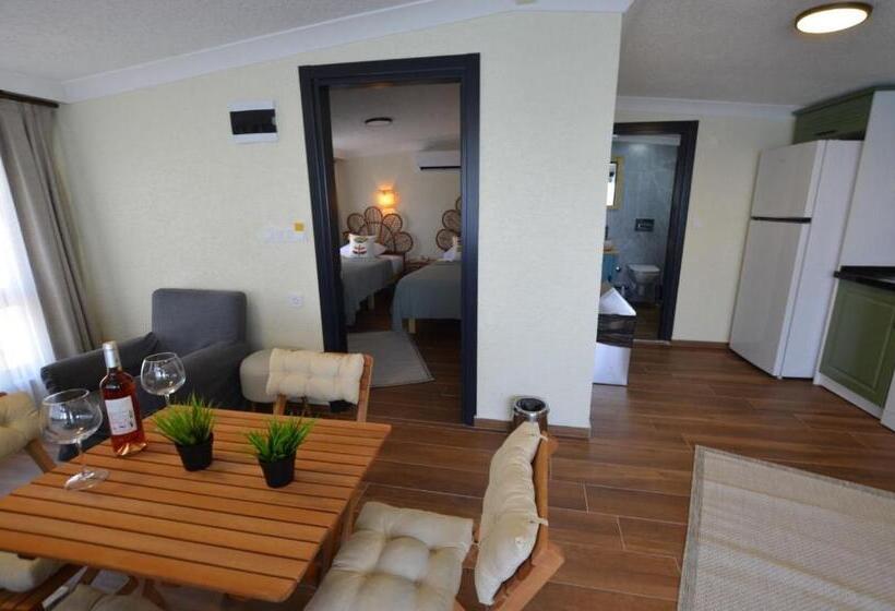 Ados Otel