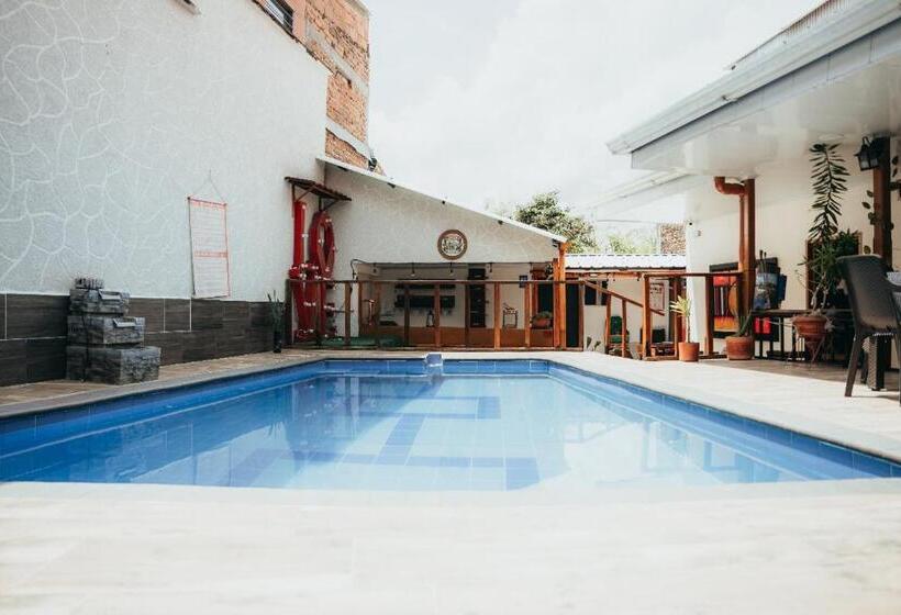 پانسیون Casa Hotel Hostal Del Cafe