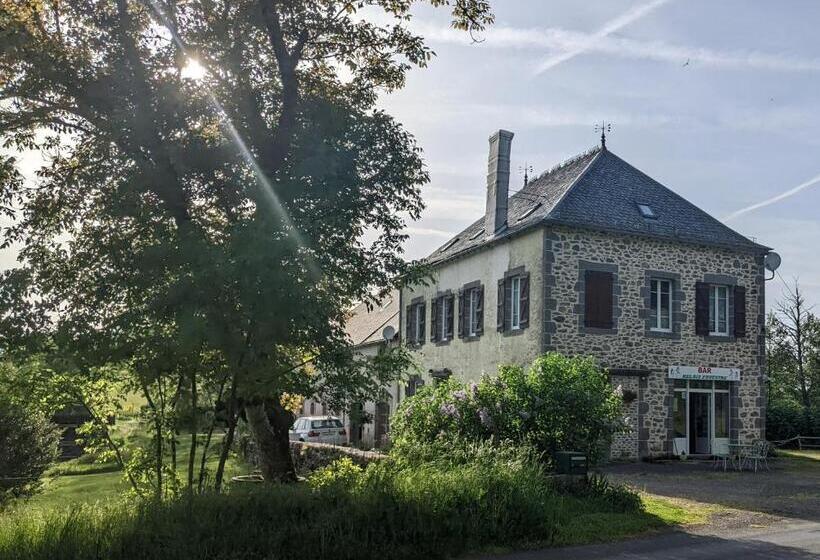 פנסיון Ferme équestre Equi Cantal