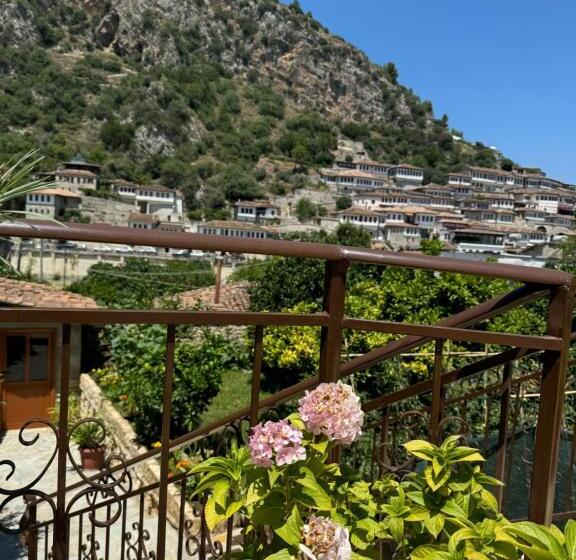 پانسیون Meroli Guesthouse