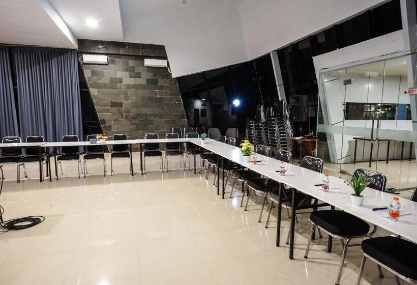 پانسیون Villa White Wringin Borobudur